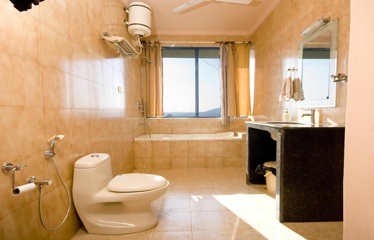 Amazing Hilltop 4 Bhk Villa With Private Pool Near Candolim Eksteriør bilde